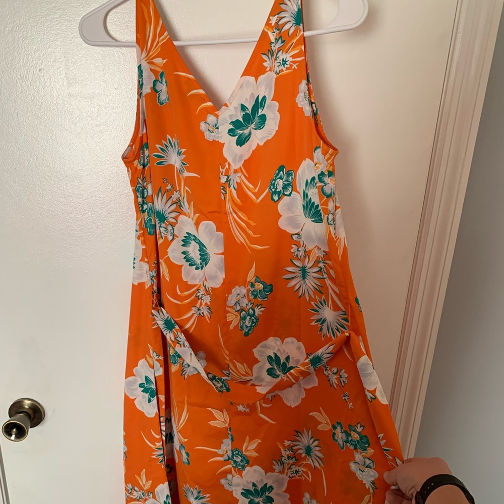 Orange 🍊 floral belted dress